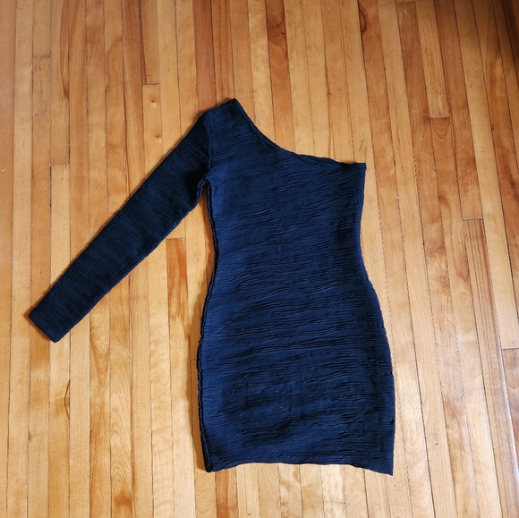 One shoulder black 2b bebe - Picture 3 of 4